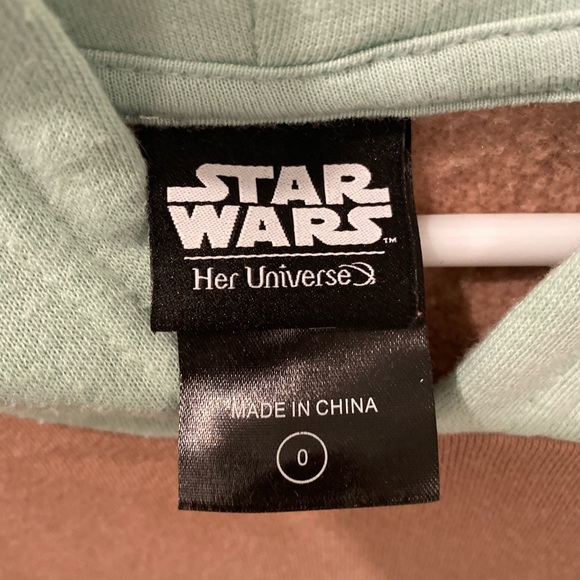 Her Universe Star Wars - The Child - Grogu - Baby Yoda Pullover - Picture 3 of 3